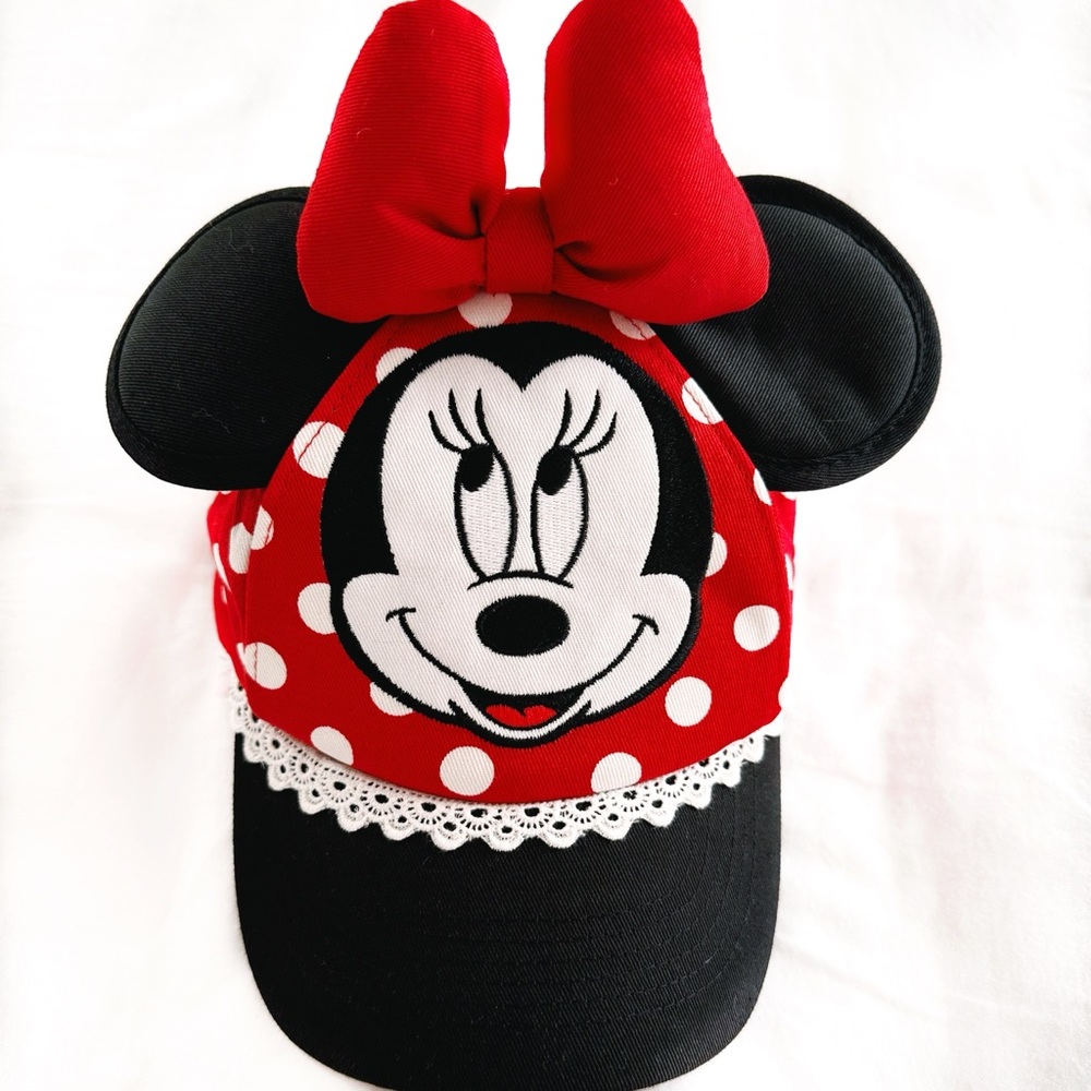 Disney Parks Minnie Mouse Hat. Toddler size. EUC